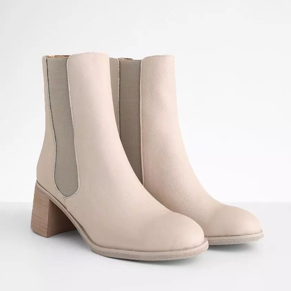 Cora Tall Ankle Boot
OASIS SOCIETY Size 6 - Picture 15 of 16